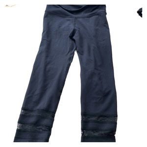 Aerie Capri legging with mesh. Worn once!